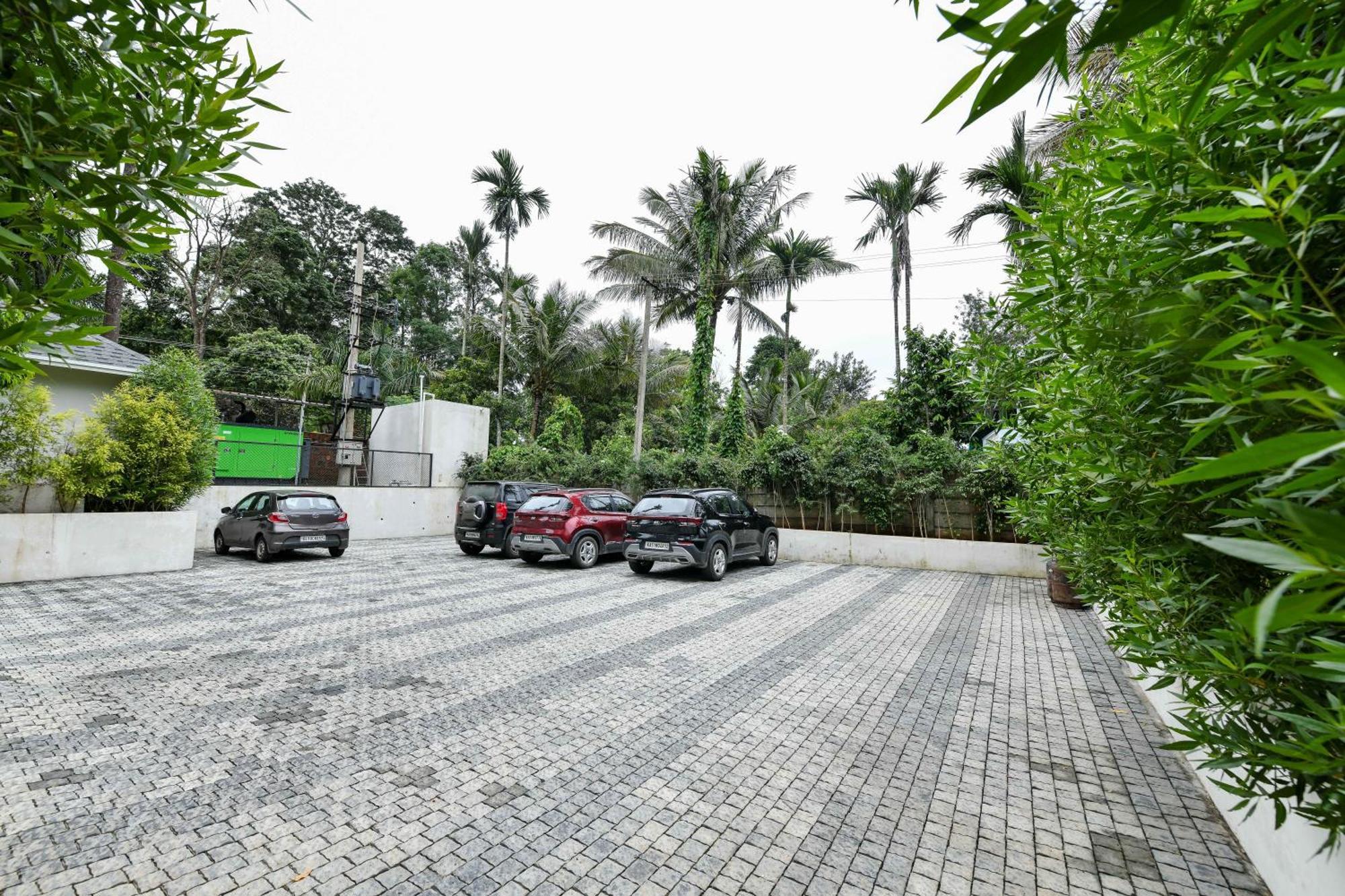 Inventree Aranya Resort & Spa Мадикери Экстерьер фото
